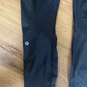 Simple, black, lululemon staple leggings